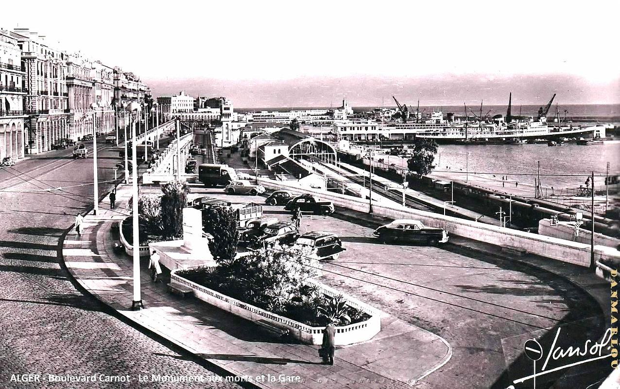 Alger - Boulevard Carnot - Monument aux Morts et la Gare.jpg